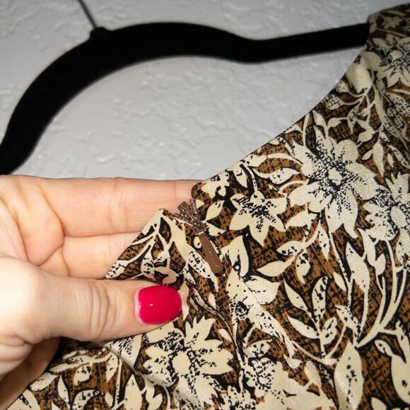 NWT Liz Claiborne Tan Tribal 100% Silk Wrap Dress Size 16 - Picture 8 of 9